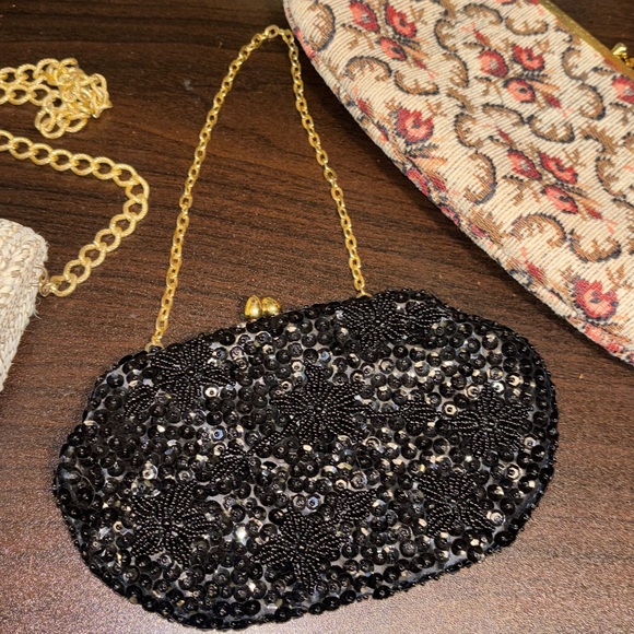 VINTAGE Set of 5 formal clutch handbags. One is black satin with sequence, one i - Picture 7 of 11